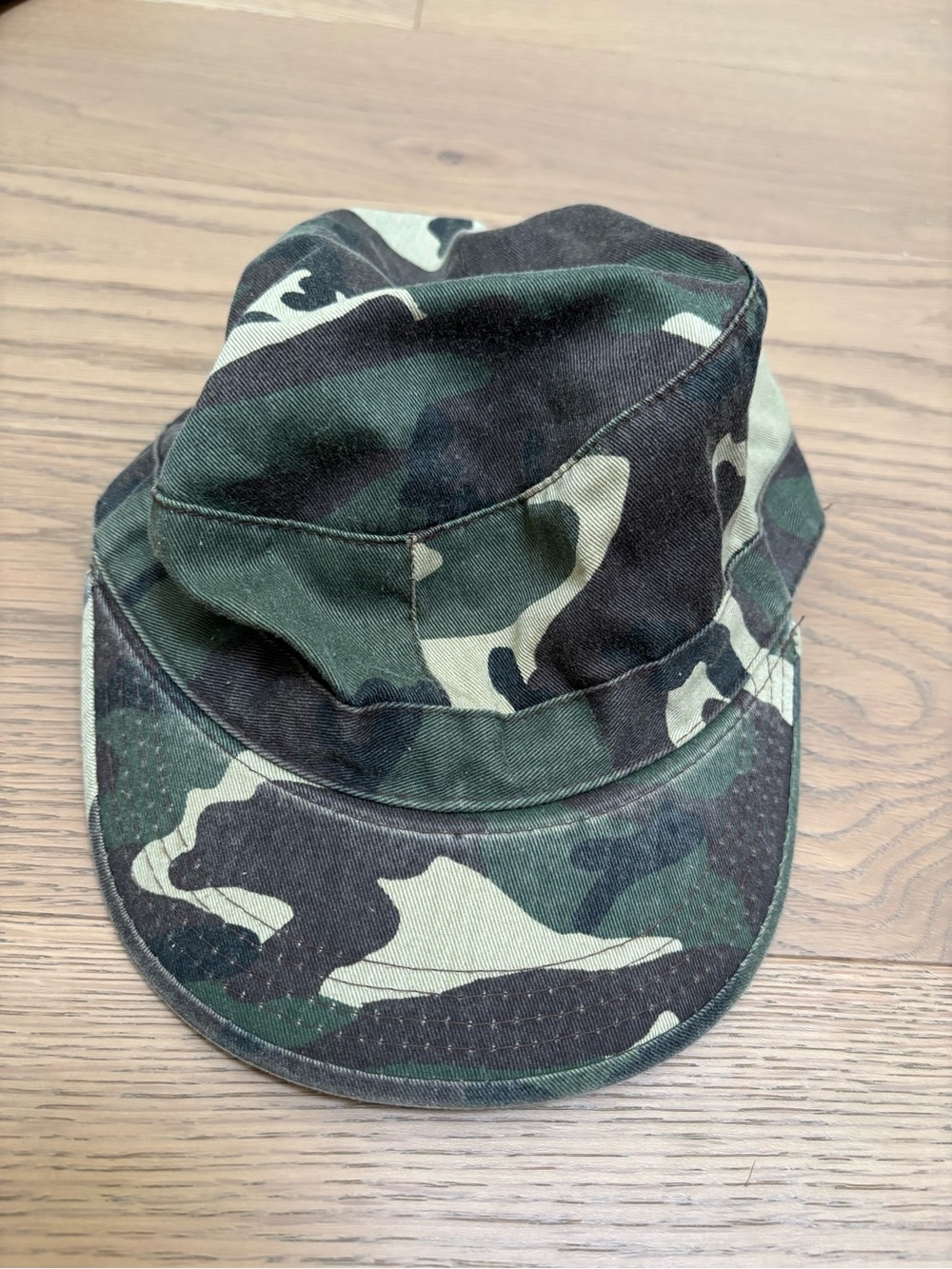 Women's Camo Print Military-Style Hat - Green Camouflage